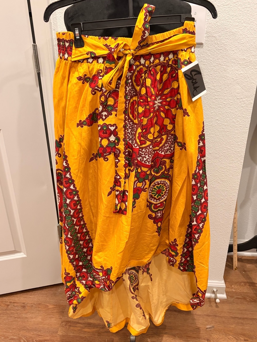 Women’s 1X Yellow Skirt with boho print